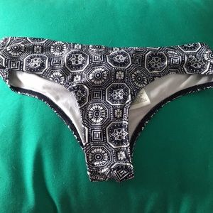 Never Worn O'NEILL bikini bottoms